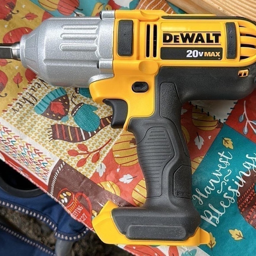 DEWALT 20V MAX Cordless Impact Driver